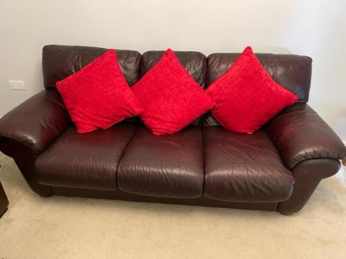 Holiday Home In Cardiff, Sleeps 8