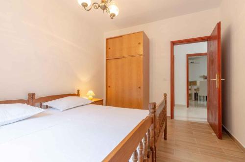 Holiday Home In Blato Insel Korcula 6411