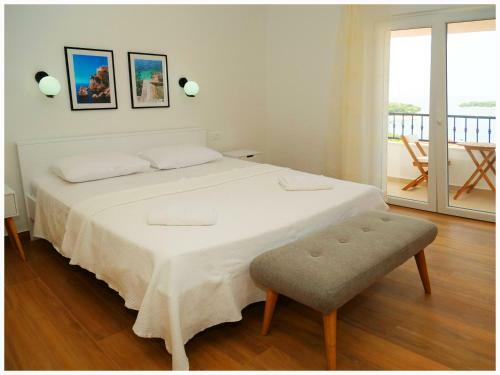 Apartmani Makelja