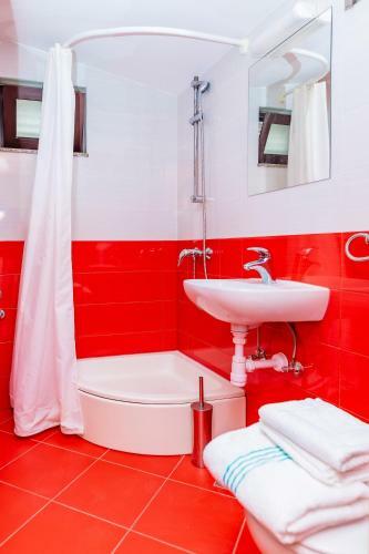 Hostal Apartments Mikuli? Rogoznica