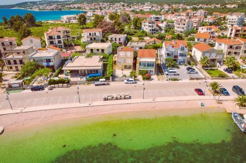 Hostal Apartments Mikuli? Rogoznica