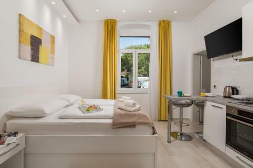Lux Apartments