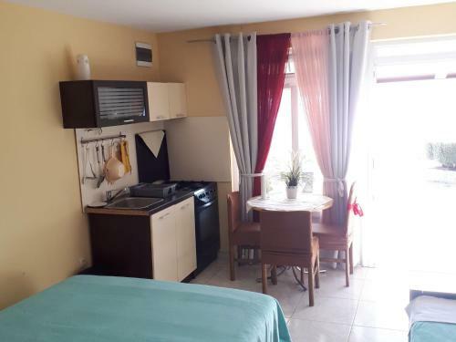Apartamento Nice Home With Private Terrace Situated Near The Beach