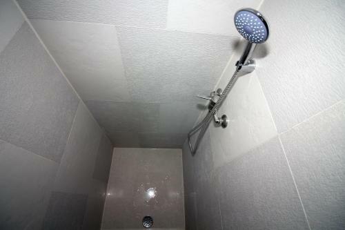Hostal 4 Bedroom Guest House In Tisno