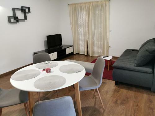 Apartmani I Kamp Turanj-?amuga