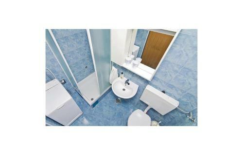 Awesome Apartment In Turanj With 1 Bedrooms