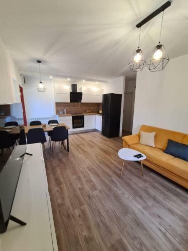 Apartment Sani-modern And Cozy