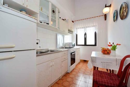 Apartment In Ugljan - Insel Ugljan 41706
