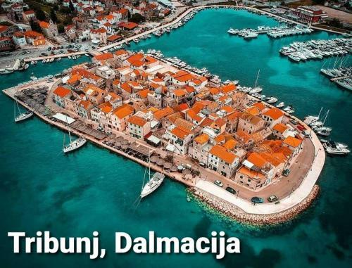 Apartmani Tribunj Biserka
