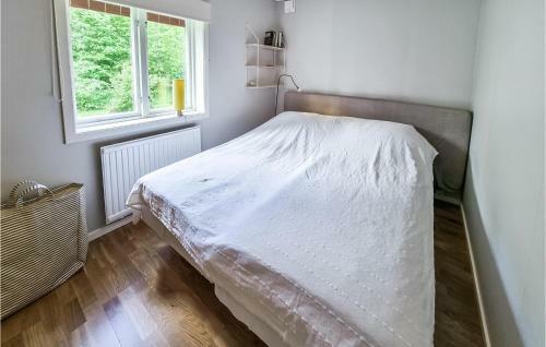 Nice Home In K�llby With Wifi And 2 Bedrooms
