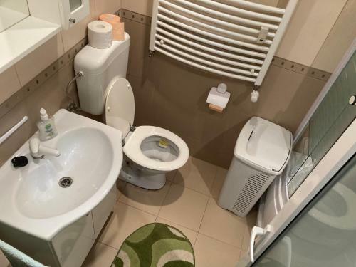 Ultracentral Apartment Near Moscovitz Palace