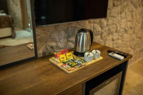 Ahiyan Hotel