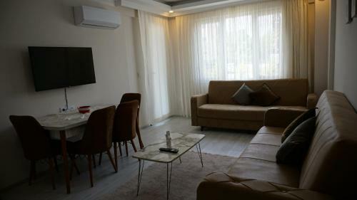 Lovely 1 Bedroom Apartment With Swimming Pool