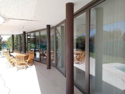 Villa Hermosa Casa Moderna Con Pileta Y Seguridad