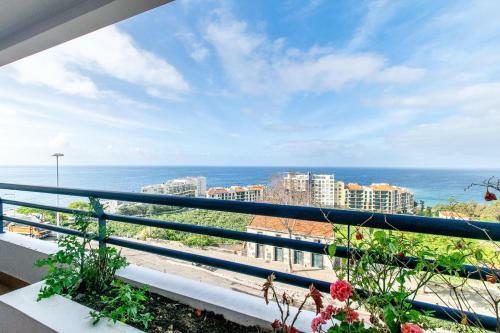 Sea And Sunset View Apartment In Funchal