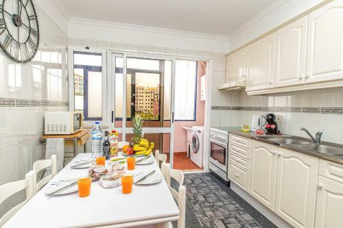 Sea And Sunset View Apartment In Funchal