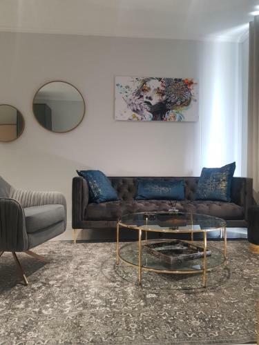 Ellipse Waterfall Executive Luxury Apartment