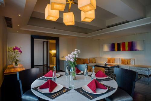 Hotel Artotel Ts Suites Surabaya