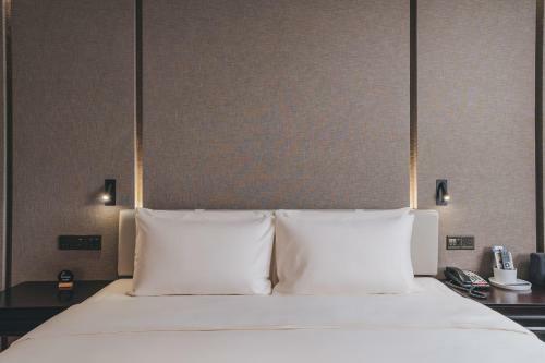 Atour Hotel Ningbo Jishi Harbor Outlets