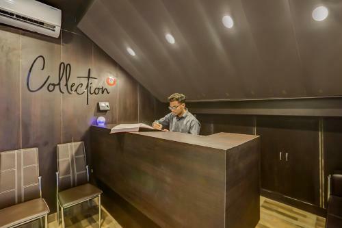 Hotel Collection O 45853 Sr Inn Awas Vikas