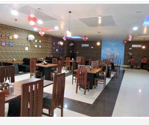 Oyo 89893 Rich Chair Hotel