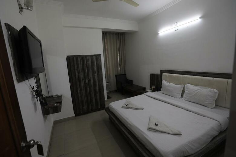 Mahadev Hotel And Resorts