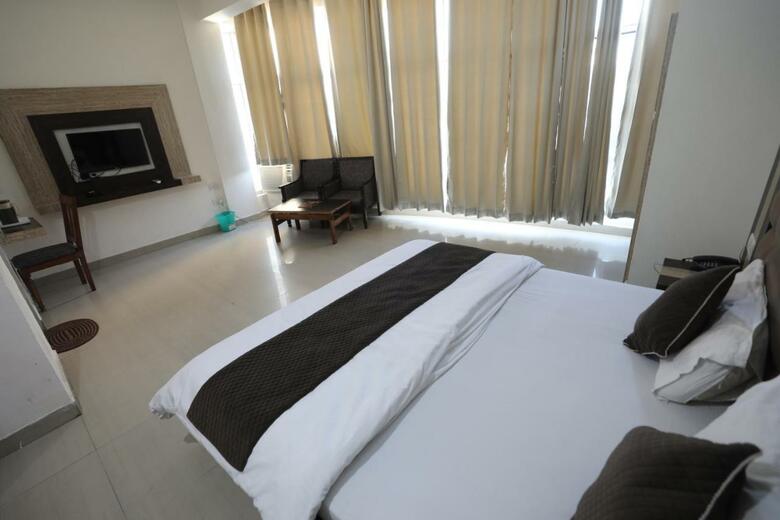 Mahadev Hotel And Resorts