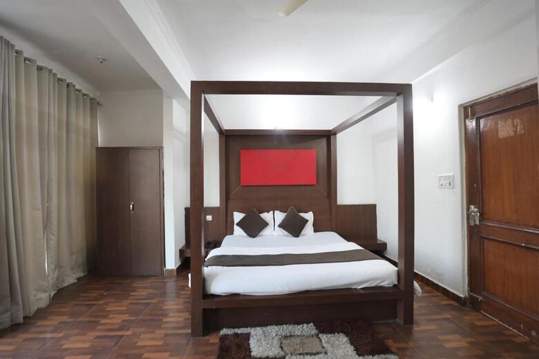 Mahadev Hotel And Resorts