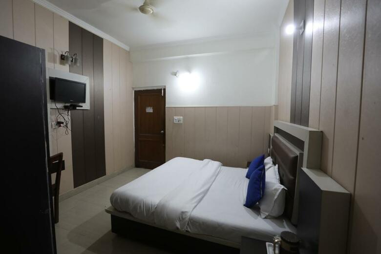 Mahadev Hotel And Resorts