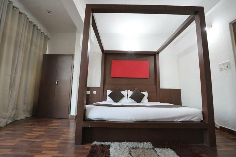 Mahadev Hotel And Resorts
