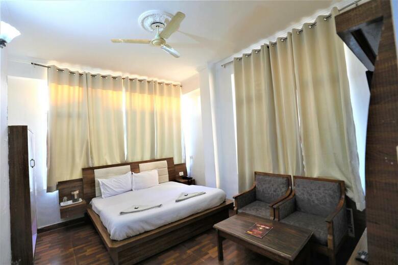 Mahadev Hotel And Resorts