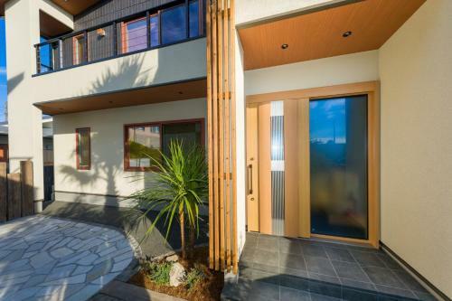 J1 Wellness - Vacation Stay 62605v