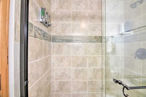 Convenient Longmont Home With Hot Tub And Sauna!