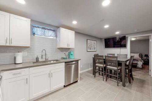 Cheerful Lower Unit With 2 Kings & Highspeed Wifi