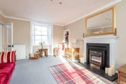 Charming Cardoon Cottage In Beautiful Village