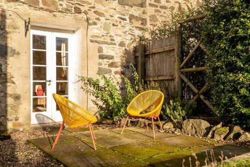 Charming Cardoon Cottage In Beautiful Village