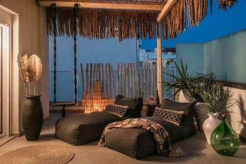 Khroma Luxury Suite 2 Beach Front Apartment