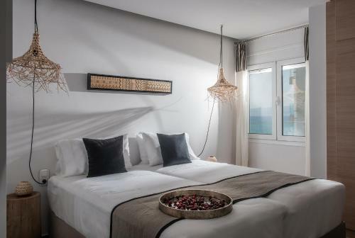 Khroma Luxury Suite 2 Beach Front Apartment