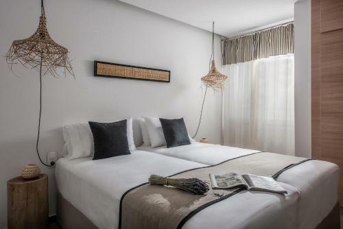 Khroma Luxury Suite 2 Beach Front Apartment