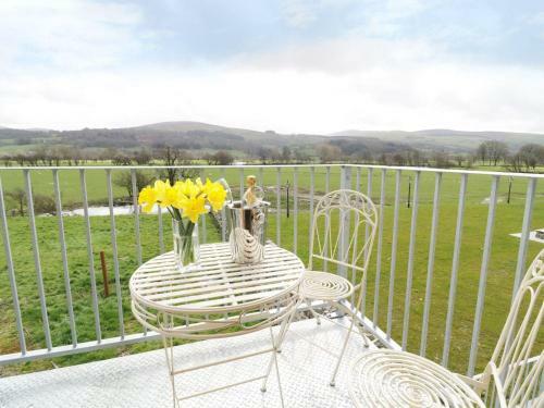 The Granary Dee Valley Escape With Hot Tub
