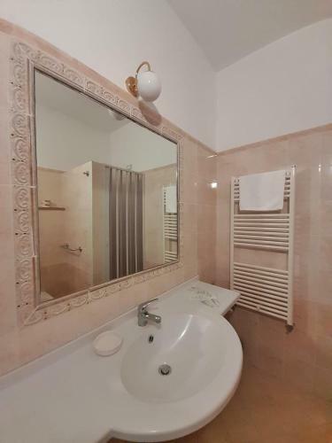 Grand Hotel Esperia - New Property