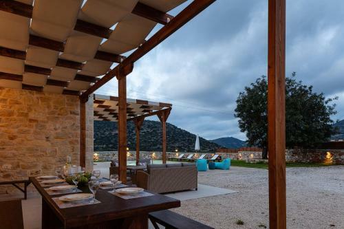 Villa Unique Stonebuilt Rural Retreat & Private Pool II