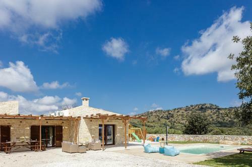Villa Unique Stonebuilt Rural Retreat & Private Pool II