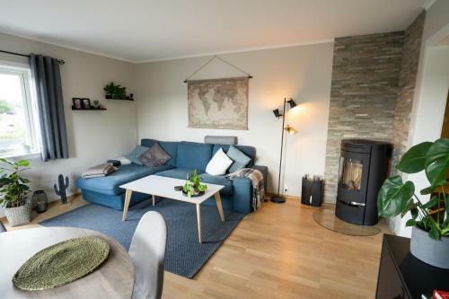 Modern Apartment Short Walk From City