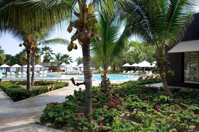 Hotel Punta Sal Suites & Bungalows Resort