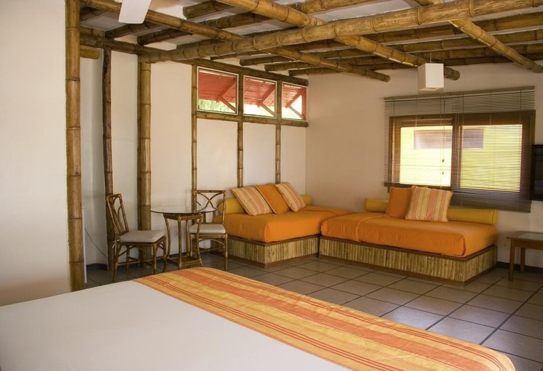 Hotel Punta Sal Suites & Bungalows Resort