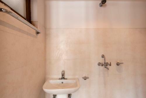 Shayok, 1br W Modern Amenities By Roamhome