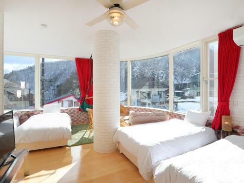 Posada Lift In Hakubagoryu Global Ski Resort
