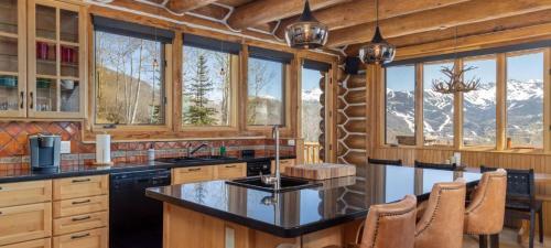 Campbell Peak Retreat By Exceptional Stays