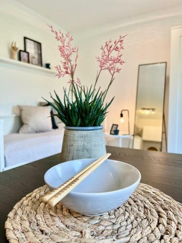 Modernes Apartment Mit Balkon In D�sseldorf